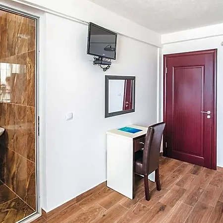 Hotel David And